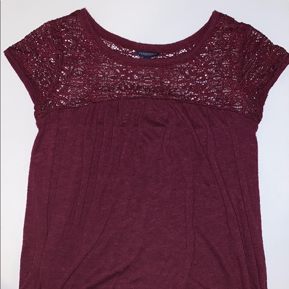 Aeropostale maroon top